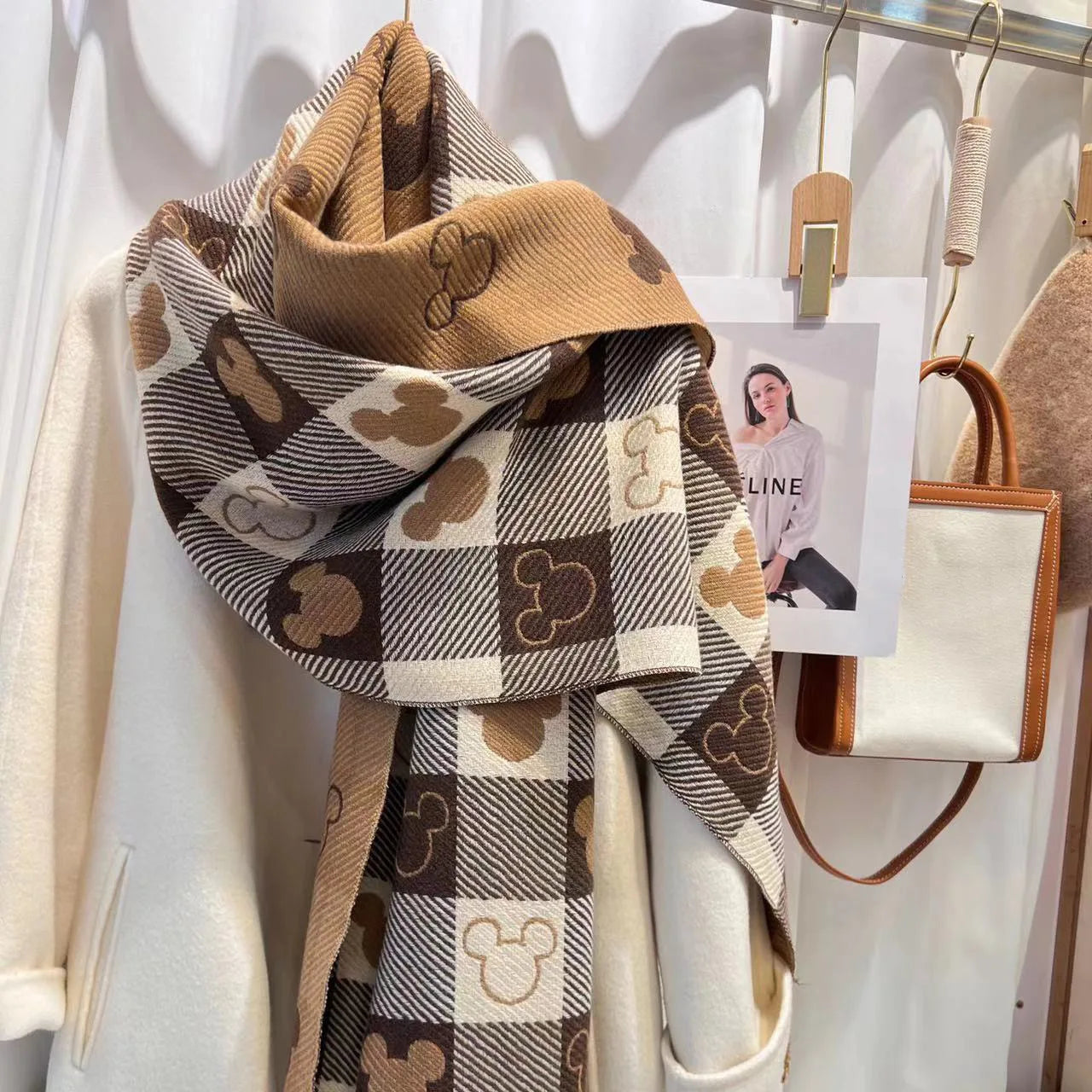 Disney Mickey Mouse Print Double-Sided Scarf Autumn Winter Women's Warm Scarf Outdoor Shawl Fashion Retro Scarf Gift