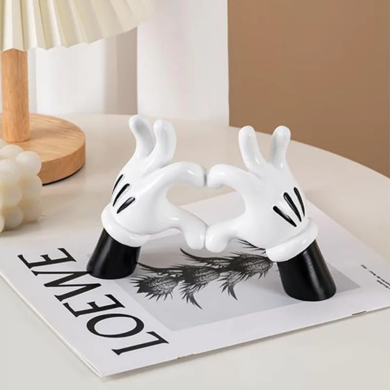 Cartoon Mickey Mouse Heart Hands Resin Statue Modern Home Decor Accents Love Finger Sculpture Room Decor Accessories