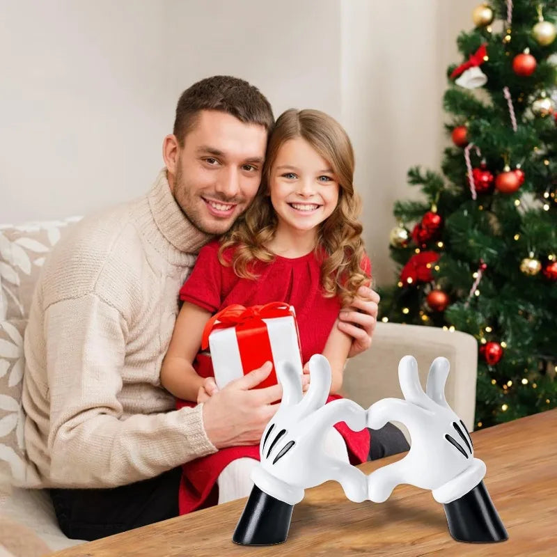 Cartoon Mickey Mouse Heart Hands Resin Statue Modern Home Decor Accents Love Finger Sculpture Room Decor Accessories